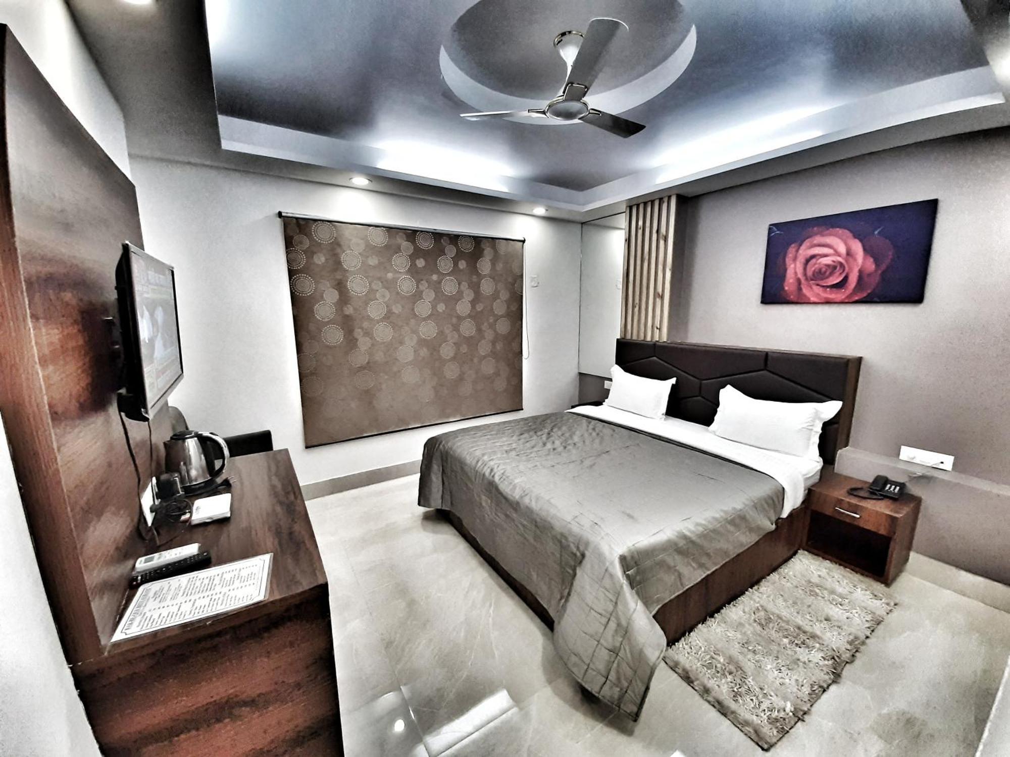 Airport Hotel Delhi Aerocity, 15 Mins Yashobhoomi New Delhi Exterior foto